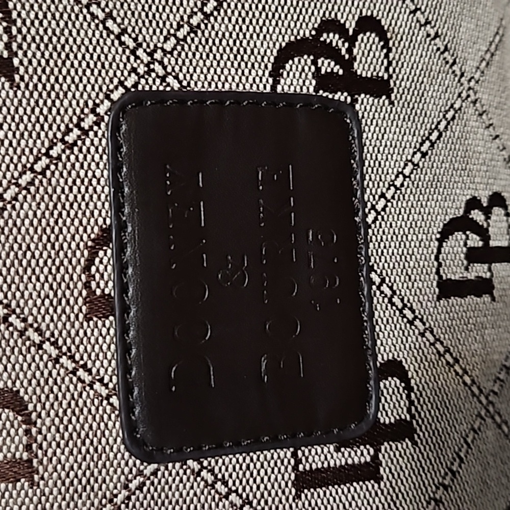 Purse - Picture 2 of 9